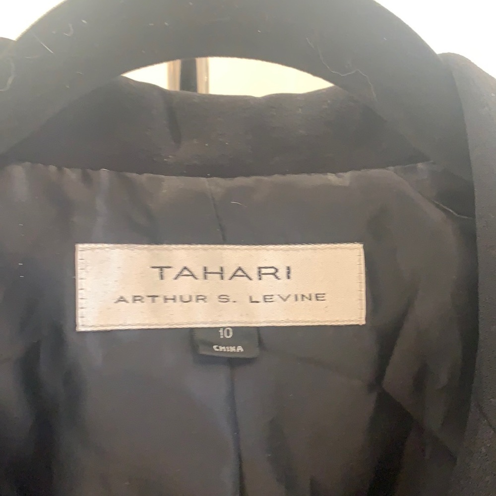 Tahari blazer - Picture 2 of 8